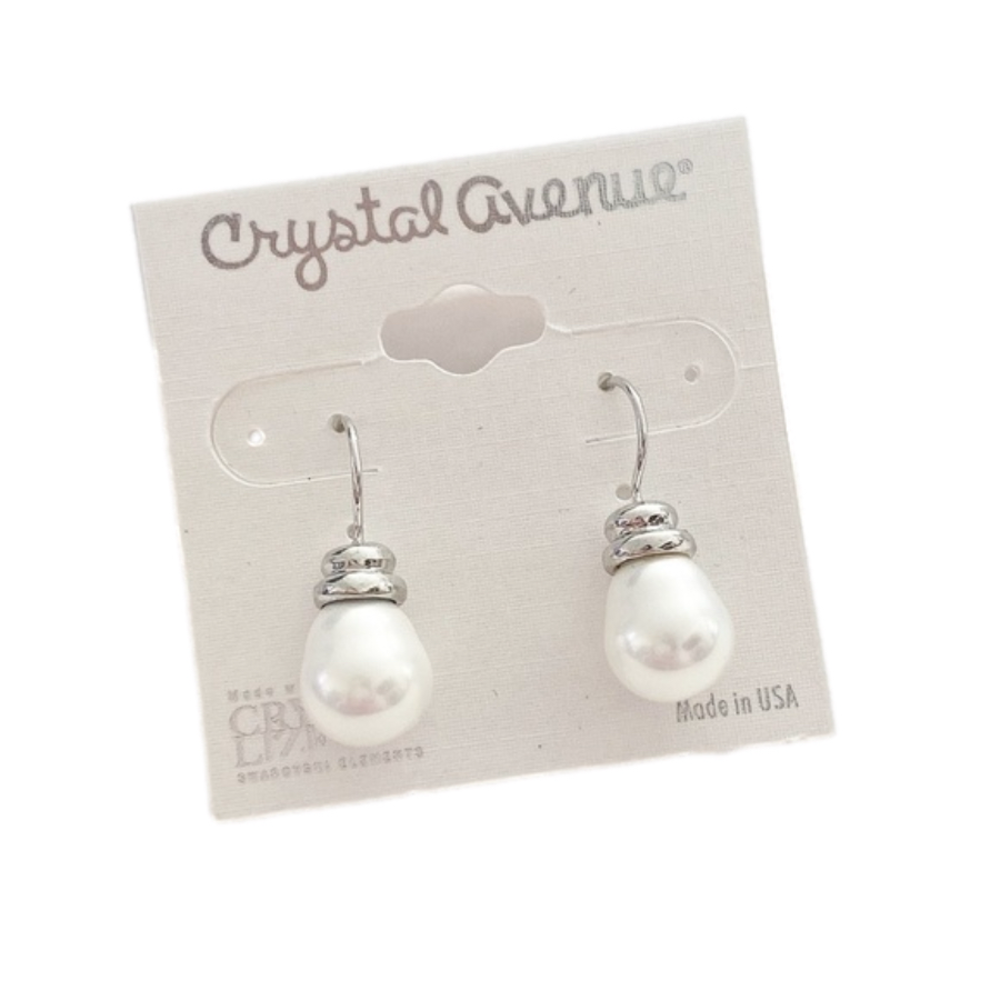 Ringed White Mother of Pearl Earrings - Picture 1 of 1